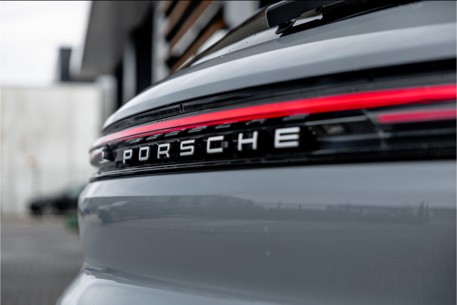 Porsche Cayenne 4.0 Turbo E-Hybrid - Sport Chrono + | Panorama | Bose | Stoelkoeling | Luchtvering
