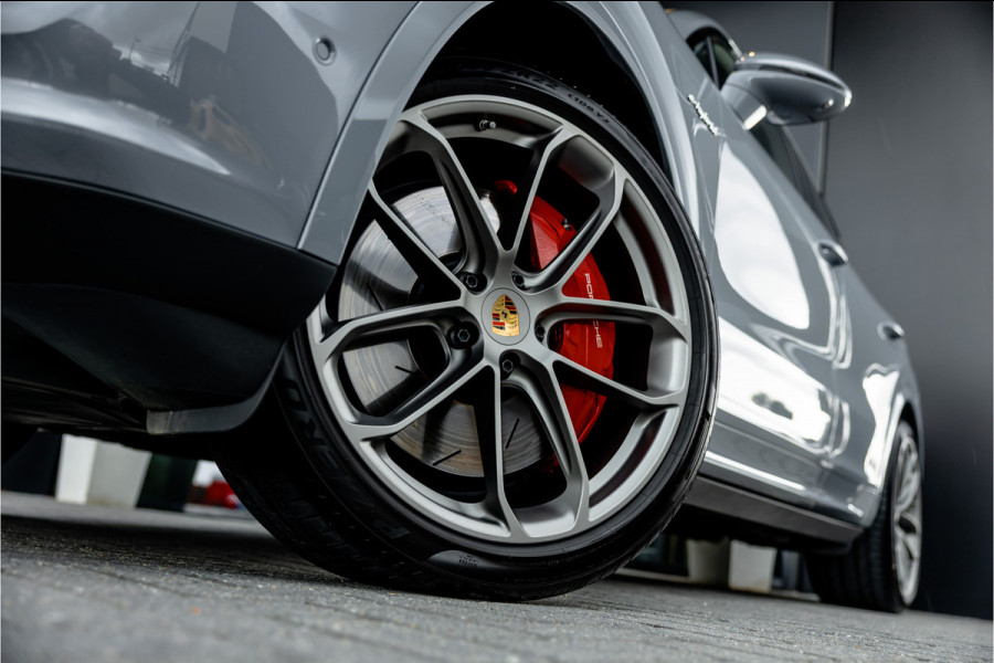 Porsche Cayenne 4.0 Turbo E-Hybrid - Sport Chrono + | Panorama | Bose | Stoelkoeling | Luchtvering