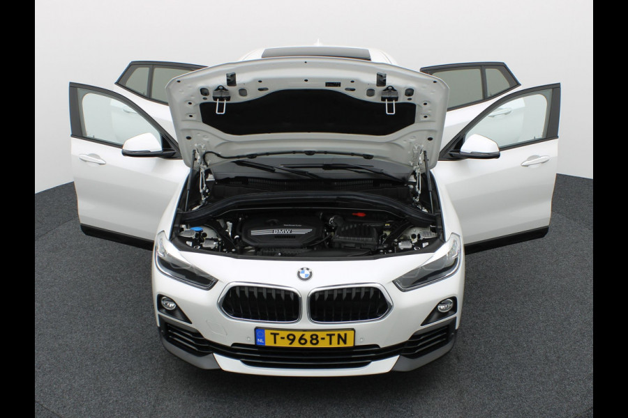 BMW X2 sDrive18i High Executive | Pano | Keyless | Memory Seat | Camera | Leder | Prijs Rijklaar!!