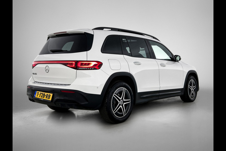 Mercedes-Benz EQB 250 AMG Line 7p. 67 kWh lichtmetalen velgen |Panoramadak | Night pakket | Leder | derde zitrij | Navigatie |  MBUX wide screen | Parking support met camera | Inclusief 24 maanden MB Certified garantie voor Europa.