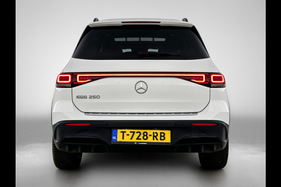 Mercedes-Benz EQB 250 AMG Line 7p. 67 kWh lichtmetalen velgen |Panoramadak | Night pakket | Leder | derde zitrij | Navigatie |  MBUX wide screen | Parking support met camera | Inclusief 24 maanden MB Certified garantie voor Europa.