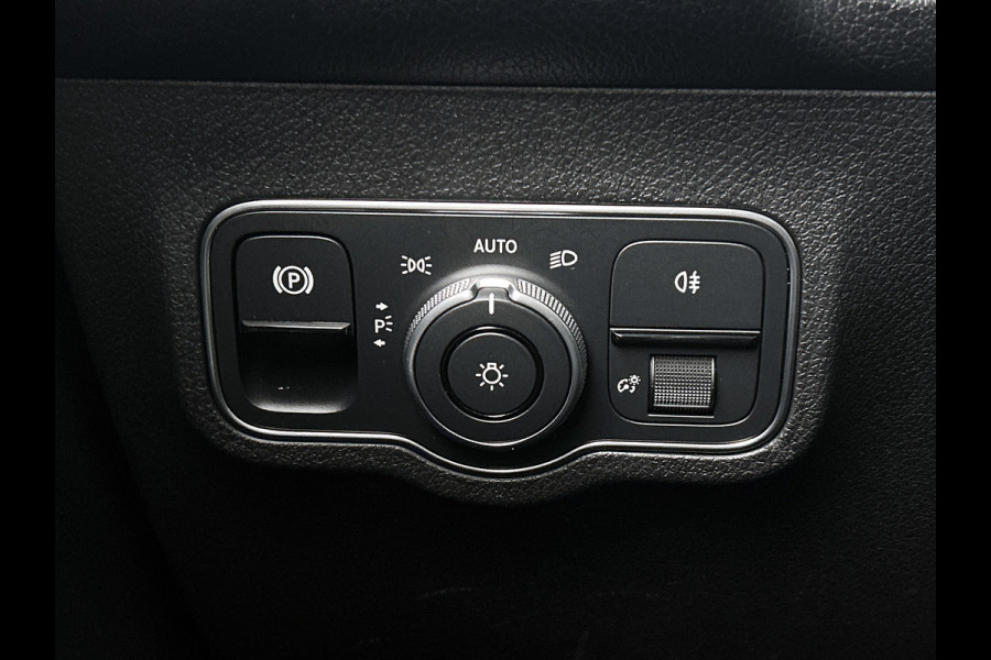 Mercedes-Benz EQB 250 AMG Line 7p. 67 kWh lichtmetalen velgen |Panoramadak | Night pakket | Leder | derde zitrij | Navigatie |  MBUX wide screen | Parking support met camera | Inclusief 24 maanden MB Certified garantie voor Europa.