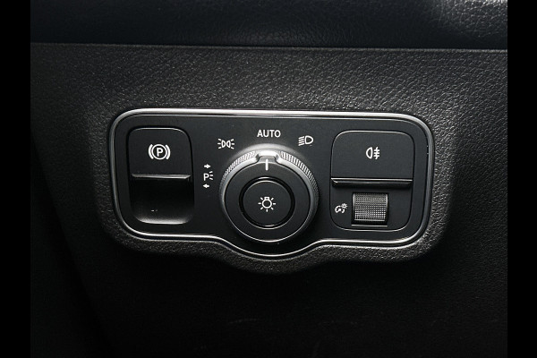Mercedes-Benz EQB 250 AMG Line 7p. 67 kWh lichtmetalen velgen |Panoramadak | Night pakket | Leder | derde zitrij | Navigatie |  MBUX wide screen | Parking support met camera | Inclusief 24 maanden MB Certified garantie voor Europa.