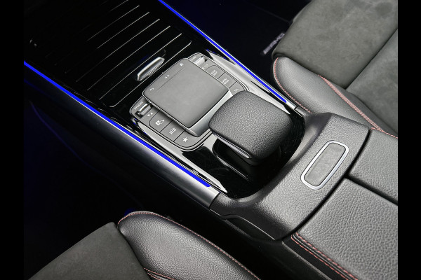 Mercedes-Benz B-Klasse 180 Business Solution AMG | AMG-line interieur | AMG- Line Exterieur | Achteruitrijcamera | Stoelverwarming | Sfeerverlichting| MULTIBEAM LED | 24 Maanden Mercedes-Benz Certified Garantie.