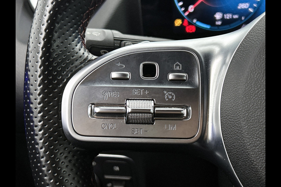 Mercedes-Benz B-Klasse 180 Business Solution AMG | AMG-line interieur | AMG- Line Exterieur | Achteruitrijcamera | Stoelverwarming | Sfeerverlichting| MULTIBEAM LED | 24 Maanden Mercedes-Benz Certified Garantie.