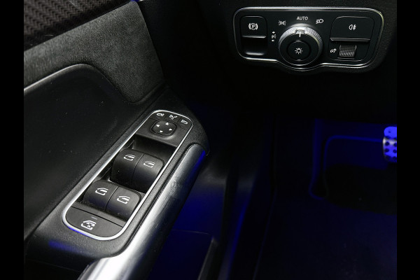 Mercedes-Benz B-Klasse 180 Business Solution AMG | AMG-line interieur | AMG- Line Exterieur | Achteruitrijcamera | Stoelverwarming | Sfeerverlichting| MULTIBEAM LED | 24 Maanden Mercedes-Benz Certified Garantie.