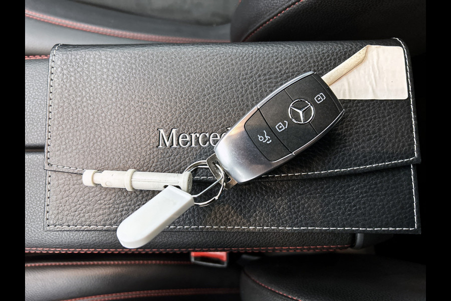 Mercedes-Benz B-Klasse 180 Business Solution AMG | AMG-line interieur | AMG- Line Exterieur | Achteruitrijcamera | Stoelverwarming | Sfeerverlichting| MULTIBEAM LED | 24 Maanden Mercedes-Benz Certified Garantie.
