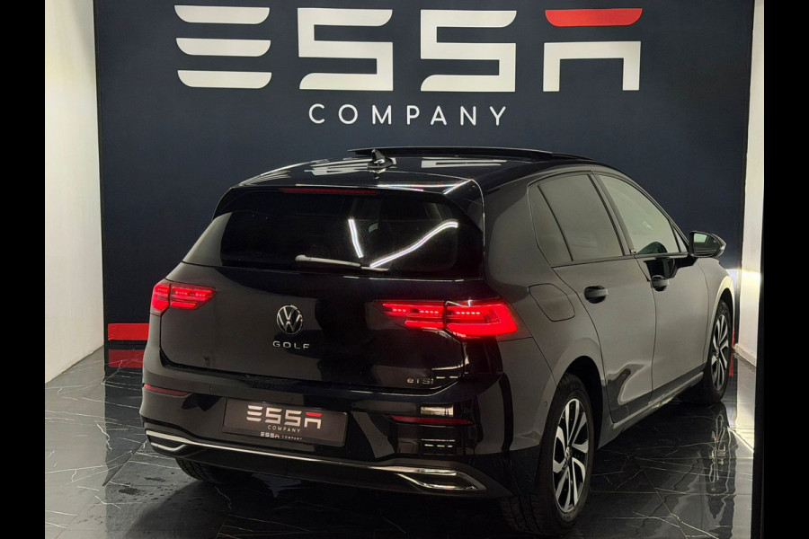 Volkswagen Golf 1.0 eTSI Pano DSG IQ ACC Stoelverw