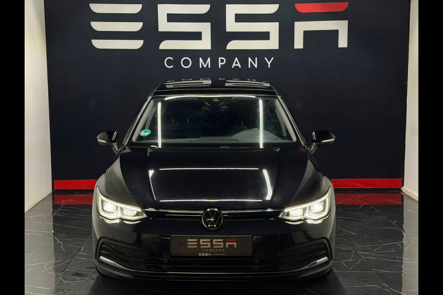 Volkswagen Golf 1.0 eTSI Pano DSG IQ ACC Stoelverw