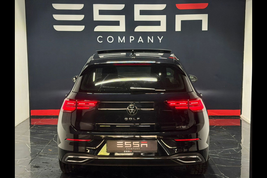 Volkswagen Golf 1.0 eTSI Pano DSG IQ ACC Stoelverw