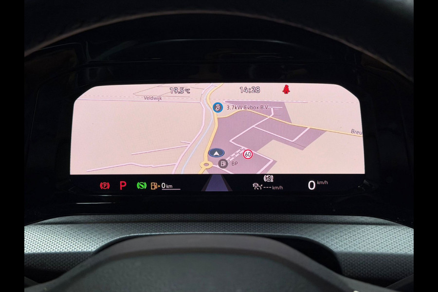 Volkswagen Golf 1.0 eTSI Pano DSG IQ ACC Stoelverw