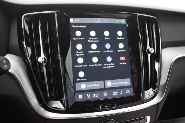 Volvo V60 T6 350PK Plug-in hybrid AWD Plus Dark / Adaptive Cruise Control / 360 Camera / Harman Kardon / Stoel- en stuurverwarming / Stoelverwarming achter /  Trekhaak / Elektrische stoelen met geheugen / Elektrische achterklep