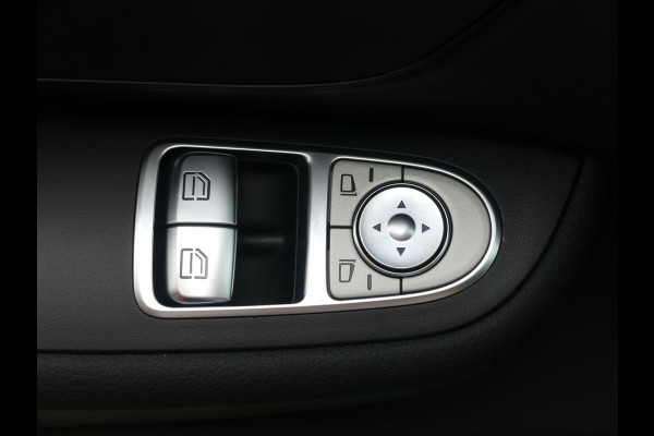 Mercedes-Benz V-Klasse 220d Lang AMG Dubbel Cabine LED/Leer/Trekhaak/PDC/Camera