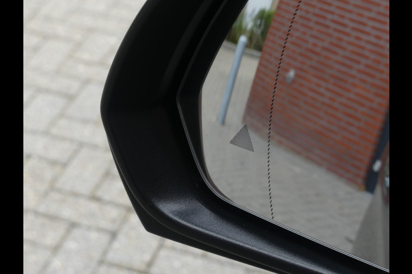 Mercedes-Benz V-Klasse 220d Lang AMG Dubbel Cabine LED/Leer/Trekhaak/PDC/Camera