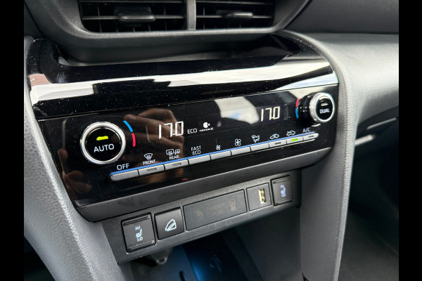 Toyota Yaris Cross 1.5 Hybrid Adventure AWD - Automaat - Navi - ToTone - Camera
