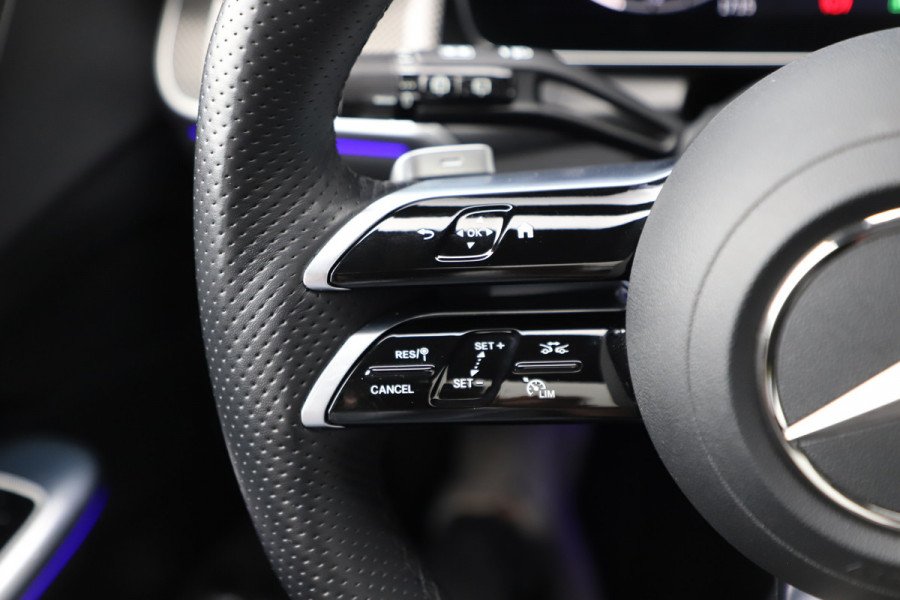 Mercedes-Benz GLC 300e AMG 4-Matic | 313PK | Head-up | Keyless-go | Pano | Sfeerverl. | Distronic+ | Digital-light | Memory | Trekhaak | 2023.