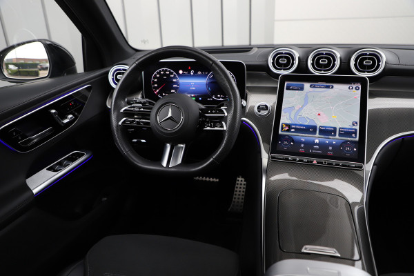 Mercedes-Benz GLC 300e AMG 4-Matic | 313PK | Head-up | Keyless-go | Pano | Sfeerverl. | Distronic+ | Digital-light | Memory | Trekhaak | 2023.