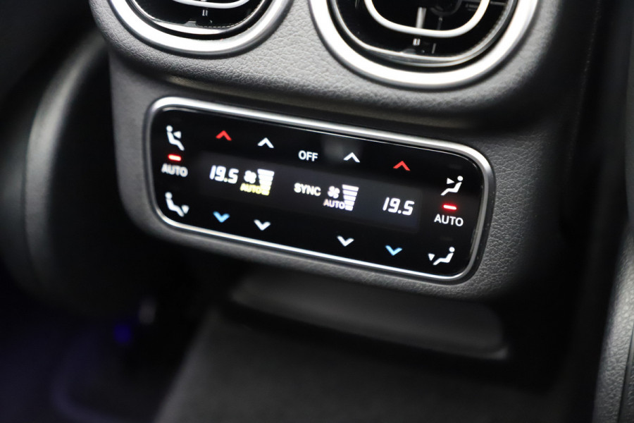 Mercedes-Benz GLC 300e AMG 4-Matic | 313PK | Head-up | Keyless-go | Pano | Sfeerverl. | Distronic+ | Digital-light | Memory | Trekhaak | 2023.