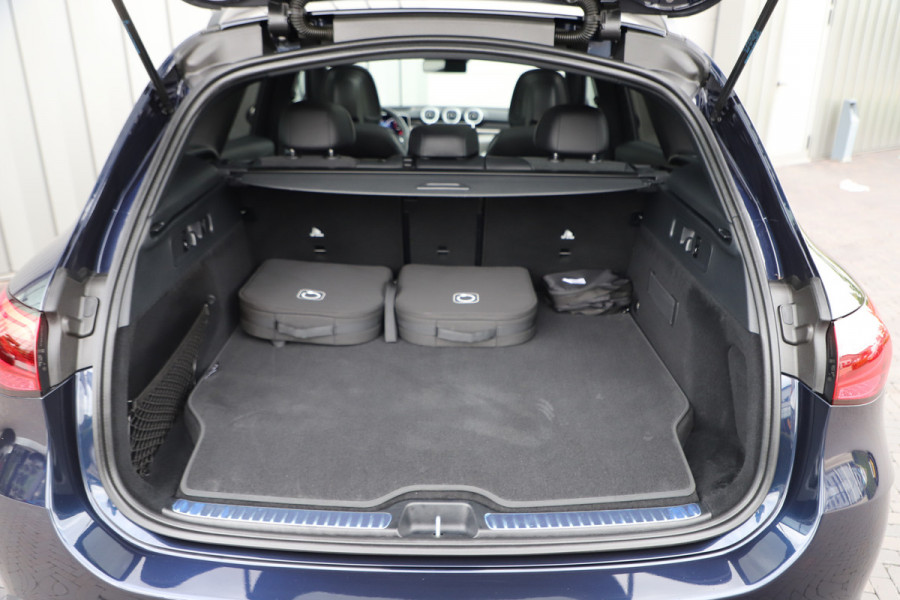 Mercedes-Benz GLC 300e AMG 4-Matic | 313PK | Head-up | Keyless-go | Pano | Sfeerverl. | Distronic+ | Digital-light | Memory | Trekhaak | 2023.