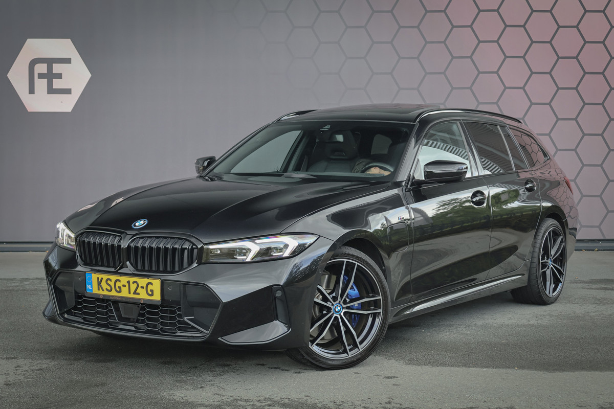 BMW 3 Serie Touring 330e xDrive ADAPTIVE CRUISE | STOELVERWARMING | CAMERA | M STOELEN | PANO | HEAD UP | MEMORY | APPLE CARPLAY