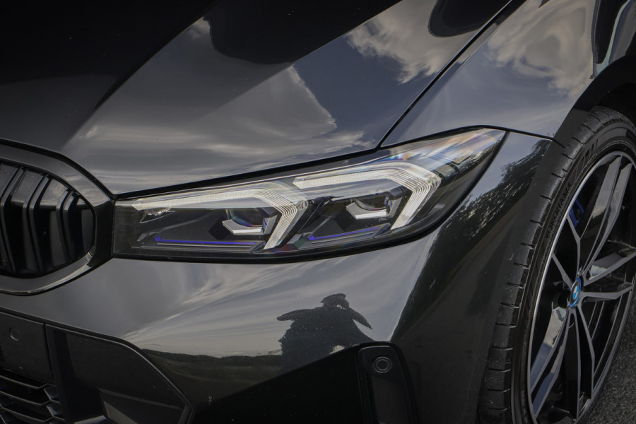 BMW 3 Serie Touring 330e xDrive ADAPTIVE CRUISE | STOELVERWARMING | CAMERA | M STOELEN | PANO | HEAD UP | MEMORY | APPLE CARPLAY