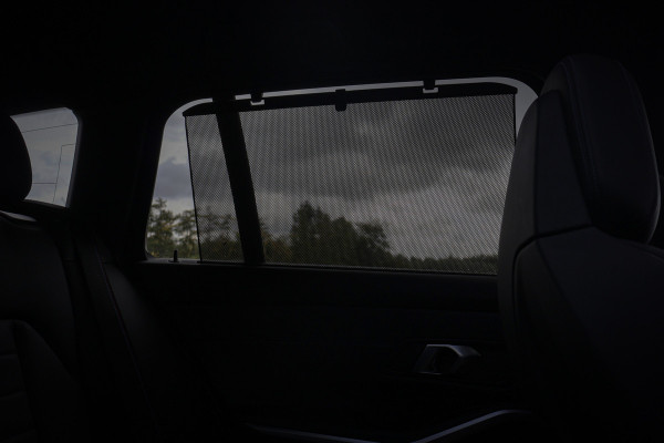 BMW 3 Serie Touring 330e xDrive ADAPTIVE CRUISE | STOELVERWARMING | CAMERA | M STOELEN | PANO | HEAD UP | MEMORY | APPLE CARPLAY