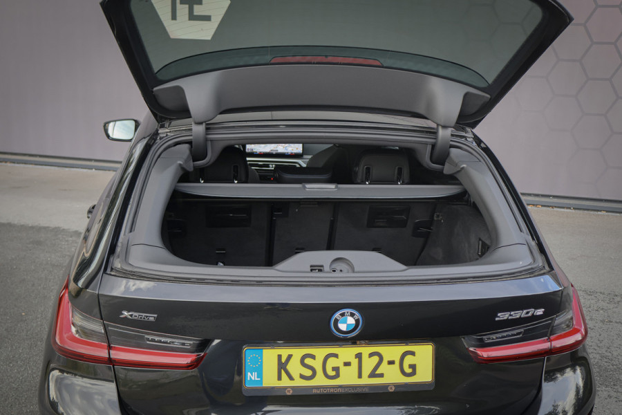 BMW 3 Serie Touring 330e xDrive ADAPTIVE CRUISE | STOELVERWARMING | CAMERA | M STOELEN | PANO | HEAD UP | MEMORY | APPLE CARPLAY