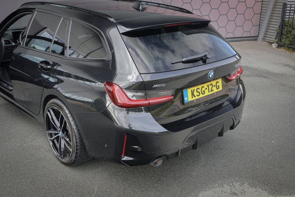 BMW 3 Serie Touring 330e xDrive ADAPTIVE CRUISE | STOELVERWARMING | CAMERA | M STOELEN | PANO | HEAD UP | MEMORY | APPLE CARPLAY