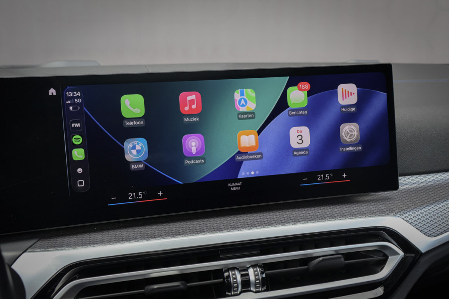 BMW 3 Serie Touring 330e xDrive ADAPTIVE CRUISE | STOELVERWARMING | CAMERA | M STOELEN | PANO | HEAD UP | MEMORY | APPLE CARPLAY