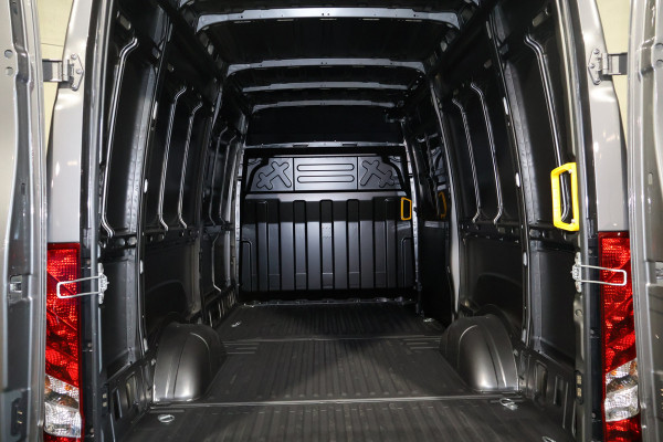 Iveco Daily 35S18 Hi-Matic L2 H2 Airco Navigatie Trekhaak Digitaal Dashboard