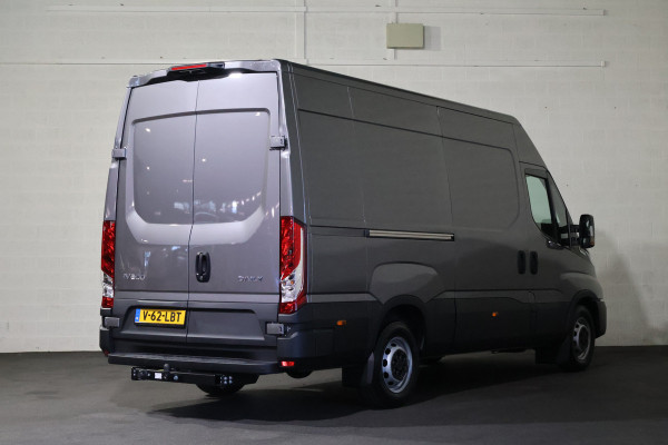 Iveco Daily 35S18 Hi-Matic L2 H2 Airco Navigatie Trekhaak Digitaal Dashboard