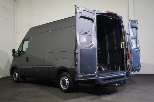 Iveco Daily 35S18 Hi-Matic L2 H2 Airco Navigatie Trekhaak Digitaal Dashboard