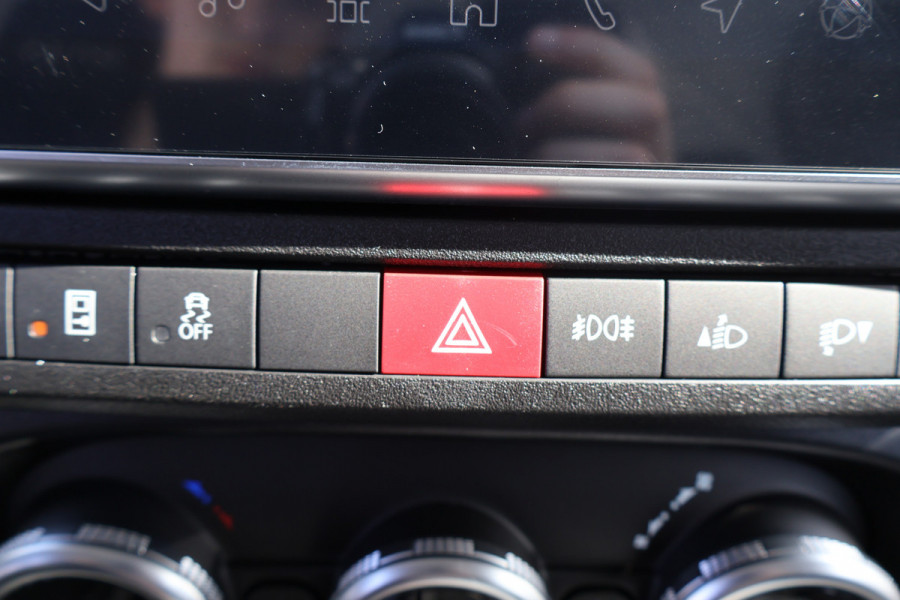 Iveco Daily 35S18 Hi-Matic L2 H2 Airco Navigatie Trekhaak Digitaal Dashboard