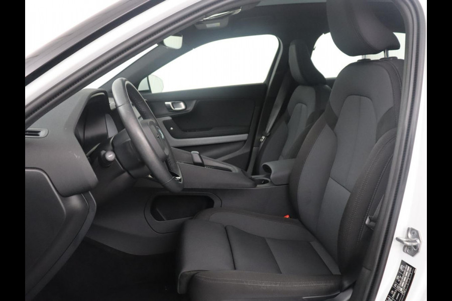 Polestar 2 Standard Range Single Motor 63kWh | SOH 91.5% | Panoramadak | Trekhaak | 360 camera | Harman/Kardon | Stuur/stoel verwarming | Carplay | Memory |