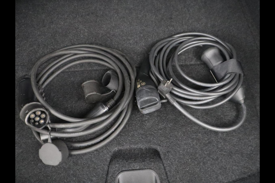 Polestar 2 Standard Range Single Motor 63kWh | SOH 91.5% | Panoramadak | Trekhaak | 360 camera | Harman/Kardon | Stuur/stoel verwarming | Carplay | Memory |