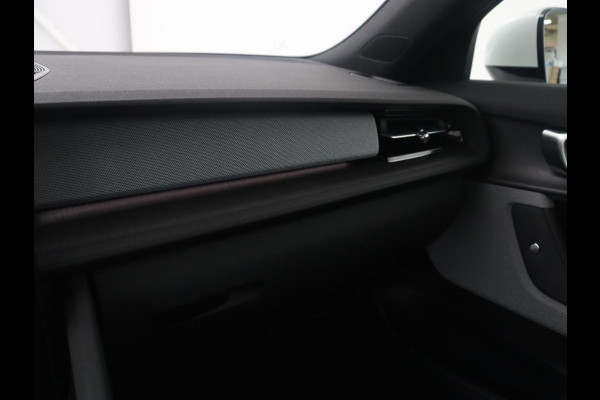 Polestar 2 Standard Range Single Motor 63kWh | SOH 91.5% | Panoramadak | Trekhaak | 360 camera | Harman/Kardon | Stuur/stoel verwarming | Carplay | Memory |