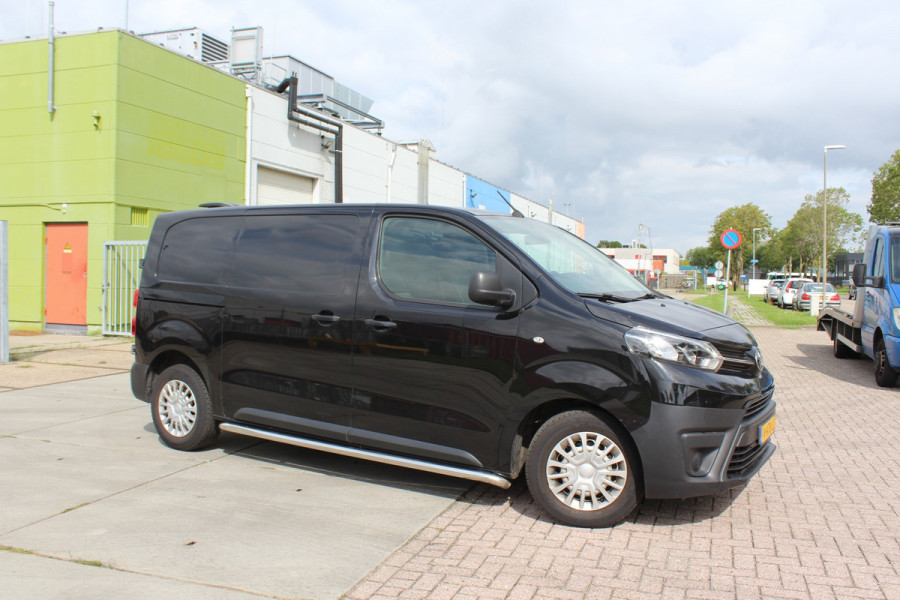 Toyota ProAce Worker 2.0 D-4D Cool Comfort airco trekhaak parkeers, cruise emissie 6