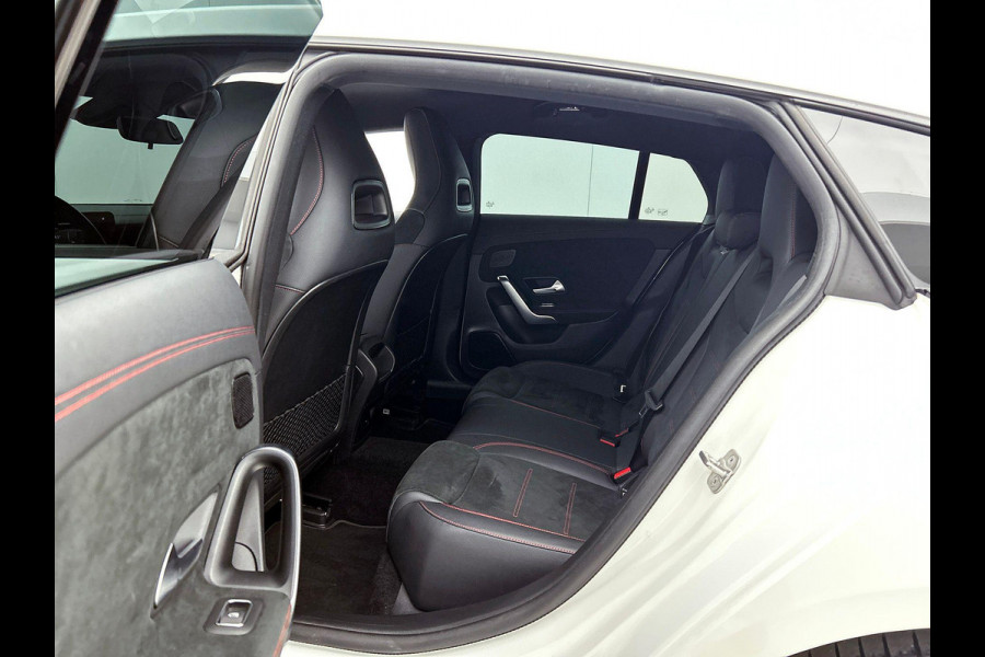 Mercedes-Benz CLA-Klasse Shooting Brake 250 e AMG Line WIDE-SCREEN | CAMERA | STOELVERWARMING