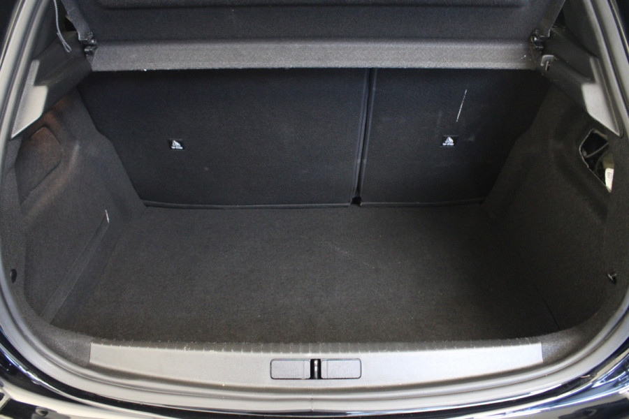Peugeot 208 1.2 PureTech 100 Allure |Camera|Navi|Stoelverw.|