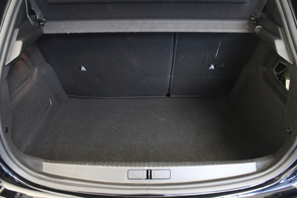 Peugeot 208 1.2 PureTech 100 Allure |Camera|Navi|Stoelverw.|