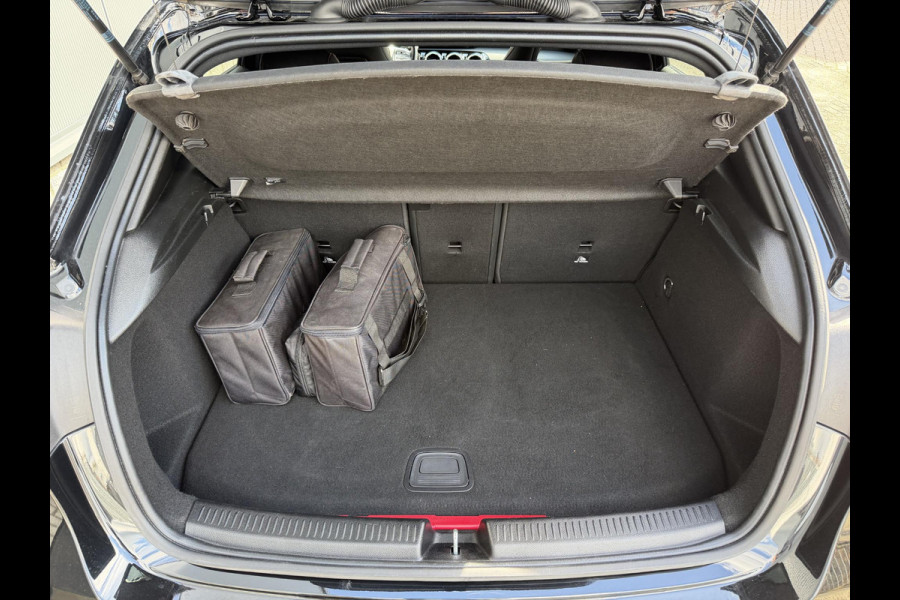 Mercedes-Benz A-Klasse 250 e AMG Line 18"/360 camera/PDC v+a/Stoelverwarming/Apple Carplay & Android Auto/DAB/Navigatie/Climate