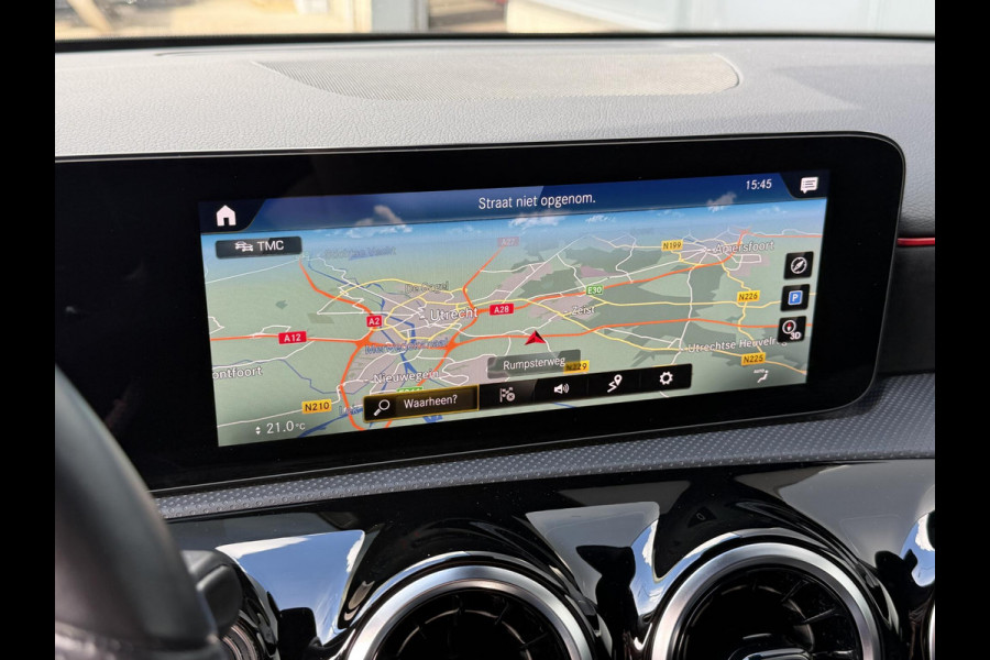 Mercedes-Benz A-Klasse 250 e AMG Line 18"/360 camera/PDC v+a/Stoelverwarming/Apple Carplay & Android Auto/DAB/Navigatie/Climate