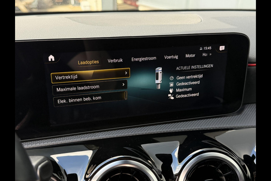 Mercedes-Benz A-Klasse 250 e AMG Line 18"/360 camera/PDC v+a/Stoelverwarming/Apple Carplay & Android Auto/DAB/Navigatie/Climate