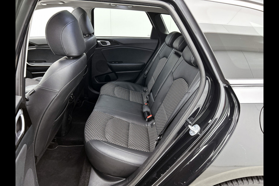 Kia Ceed Sportswagon 1.0 T-GDi 120PK ExecutiveLine / Panorama-schuifdak / JBL sound / Navigatie / Airco-ecc./ Pdc+Camera / Memory Stoel-Stuurverwarming / Apk 02-2028