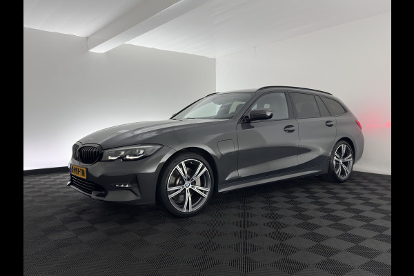 BMW 3 Serie Touring 330e Sportline High Executive (Plug-in) {SoH-91%} (INCL-BTW) Aut. *LEATHER | FULL-LED | HEATED-SPORTSEATS | HIFI-SOUND | NAVI-FULLMAP | DAB+ | DIGI-COCKPIT | PRIVACY-GLASS | AMBIENTLIGHT | ECC | PDC | CRUISE | SHIFT-PADDLES | 19"ALU*