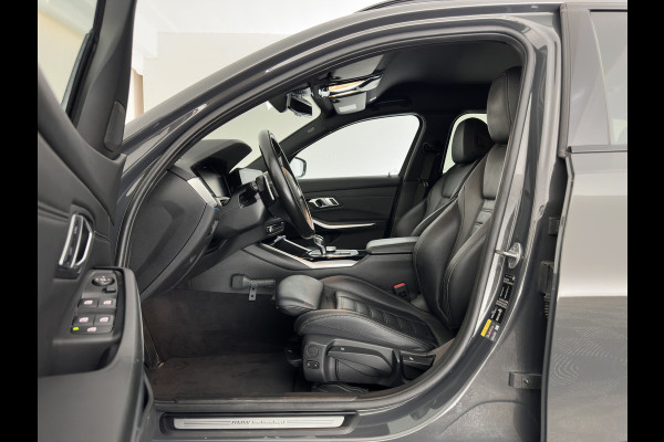 BMW 3 Serie Touring 330e Sportline High Executive (Plug-in) {SoH-91%} (INCL-BTW) Aut. *LEATHER | FULL-LED | HEATED-SPORTSEATS | HIFI-SOUND | NAVI-FULLMAP | DAB+ | DIGI-COCKPIT | PRIVACY-GLASS | AMBIENTLIGHT | ECC | PDC | CRUISE | SHIFT-PADDLES | 19"ALU*