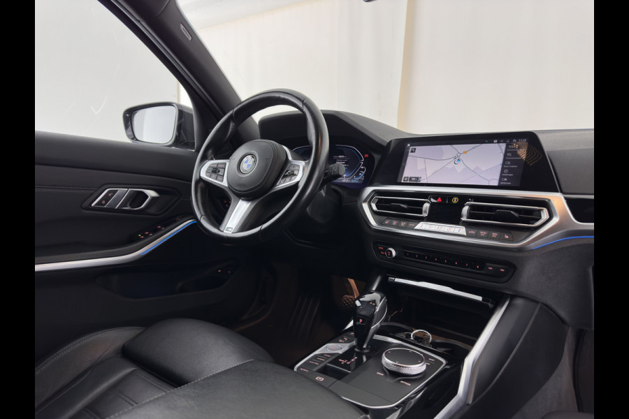 BMW 3 Serie Touring 330e Sportline High Executive (Plug-in) {SoH-91%} (INCL-BTW) Aut. *LEATHER | FULL-LED | HEATED-SPORTSEATS | HIFI-SOUND | NAVI-FULLMAP | DAB+ | DIGI-COCKPIT | PRIVACY-GLASS | AMBIENTLIGHT | ECC | PDC | CRUISE | SHIFT-PADDLES | 19"ALU*