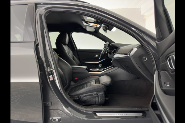 BMW 3 Serie Touring 330e Sportline High Executive (Plug-in) {SoH-91%} (INCL-BTW) Aut. *LEATHER | FULL-LED | HEATED-SPORTSEATS | HIFI-SOUND | NAVI-FULLMAP | DAB+ | DIGI-COCKPIT | PRIVACY-GLASS | AMBIENTLIGHT | ECC | PDC | CRUISE | SHIFT-PADDLES | 19"ALU*