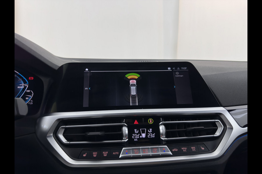 BMW 3 Serie Touring 330e Sportline High Executive (Plug-in) {SoH-91%} (INCL-BTW) Aut. *LEATHER | FULL-LED | HEATED-SPORTSEATS | HIFI-SOUND | NAVI-FULLMAP | DAB+ | DIGI-COCKPIT | PRIVACY-GLASS | AMBIENTLIGHT | ECC | PDC | CRUISE | SHIFT-PADDLES | 19"ALU*