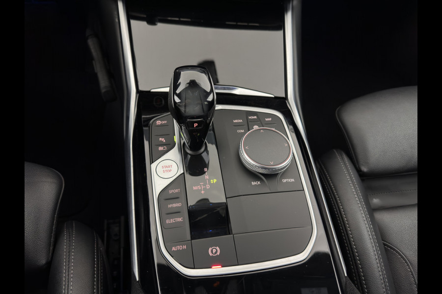 BMW 3 Serie Touring 330e Sportline High Executive (Plug-in) {SoH-91%} (INCL-BTW) Aut. *LEATHER | FULL-LED | HEATED-SPORTSEATS | HIFI-SOUND | NAVI-FULLMAP | DAB+ | DIGI-COCKPIT | PRIVACY-GLASS | AMBIENTLIGHT | ECC | PDC | CRUISE | SHIFT-PADDLES | 19"ALU*